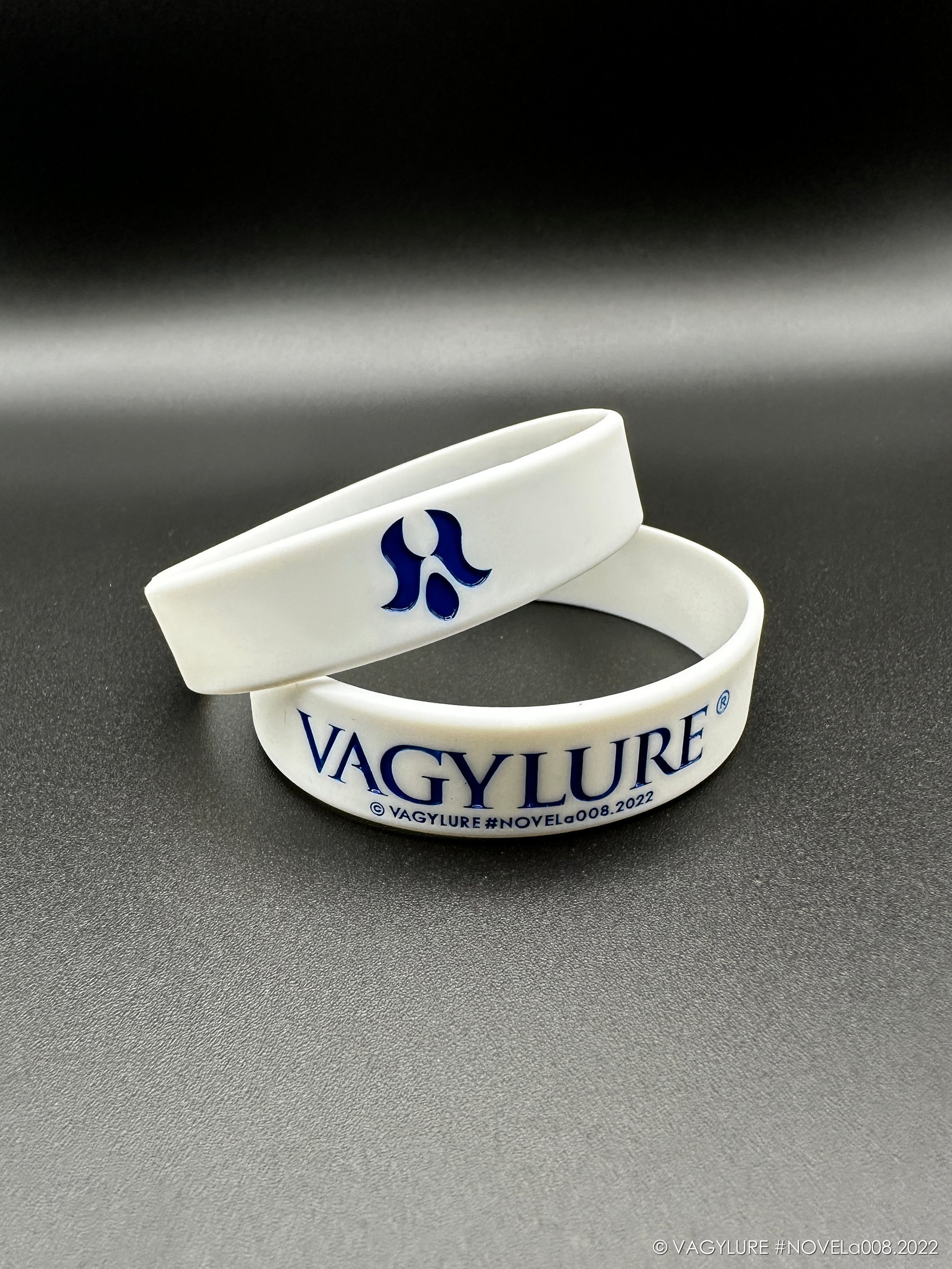 VAGYLURE® バジルア® シリコンラバーリストバンド 食品衛生法(乳幼児向けおもちゃ)に合格。原材料のシリコンは医療用などにも利用される、高品質なノンアレルギーシリコン使用。